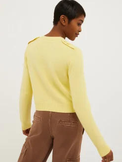 Cargo-pocket stretch-knit cardigan