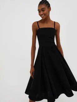 Corolla-shaped jersey dress