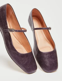 Crackled leather ballet flats