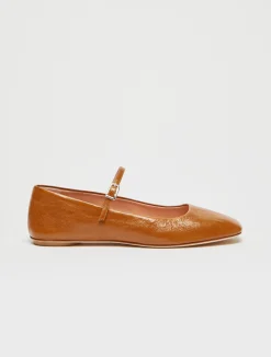 Crackled leather ballet flats