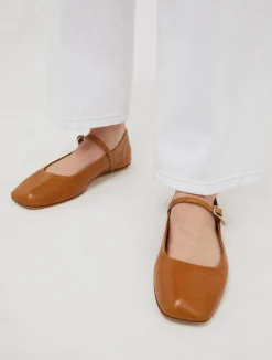 Crackled leather ballet flats