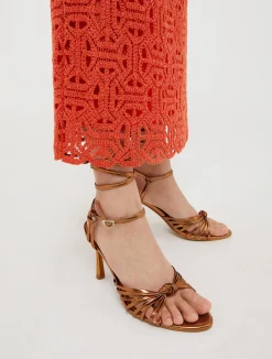 Detachable-strap laminated sandals