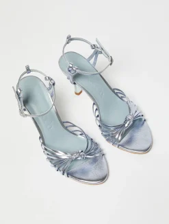 Detachable-strap laminated sandals