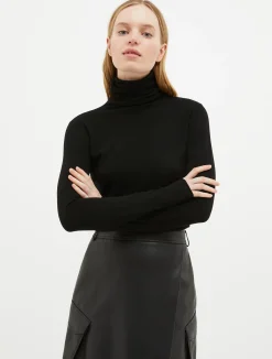 High-neck jumper