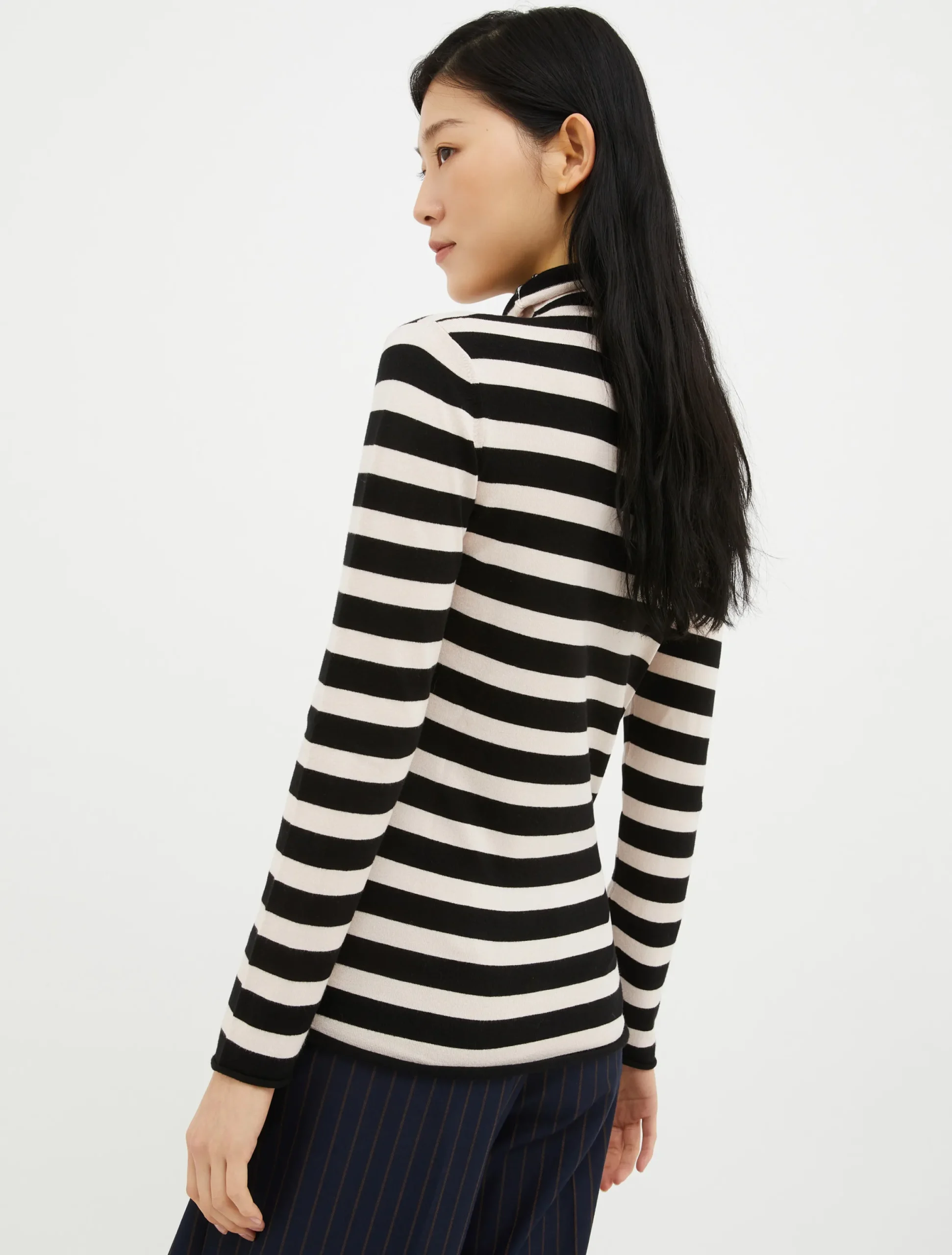 High-neck jumper