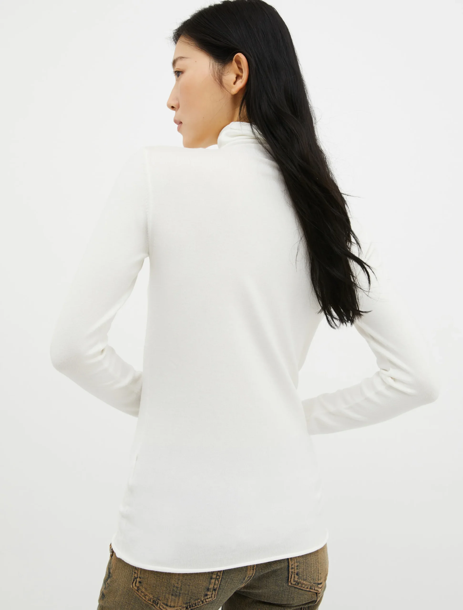 High-neck jumper