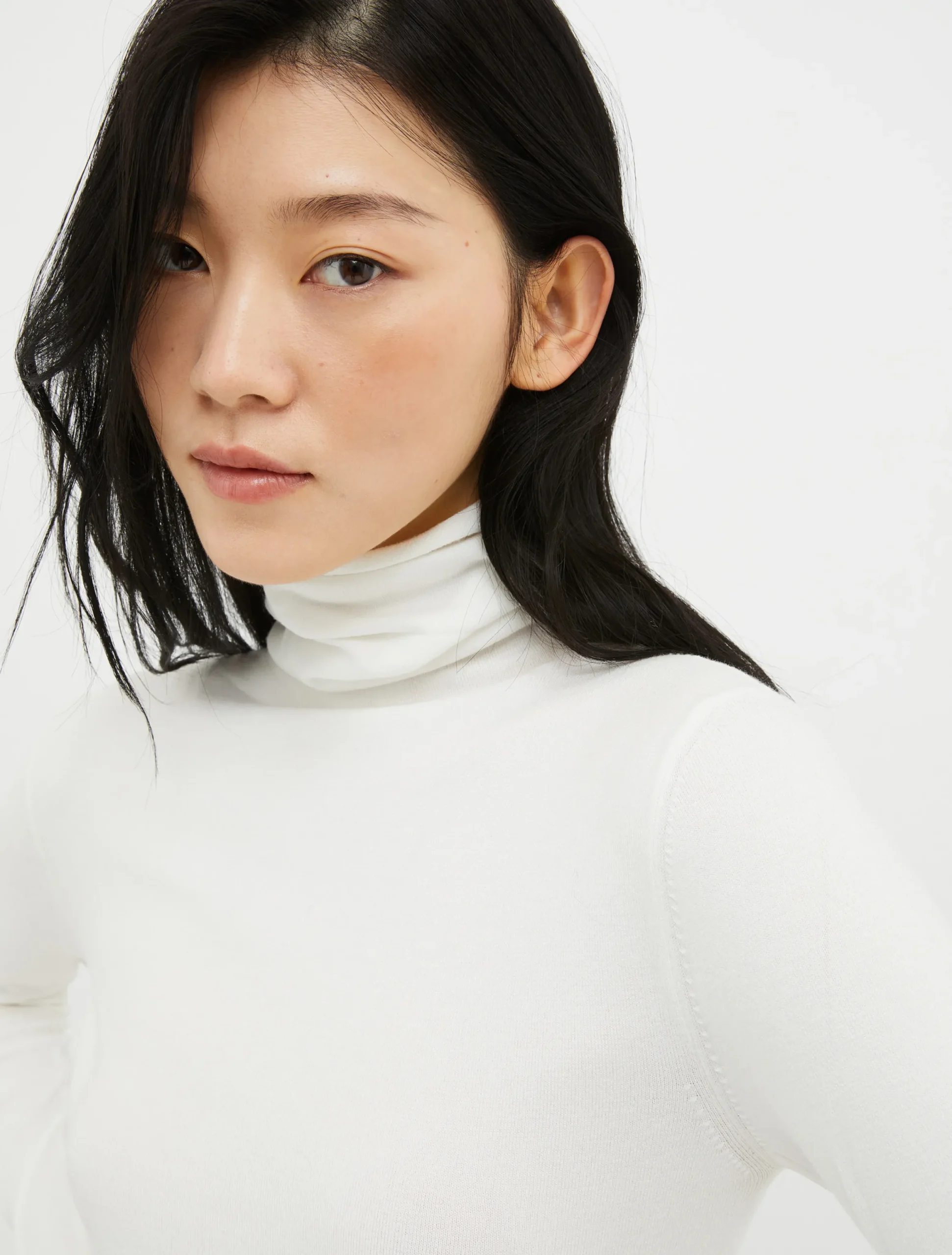 High-neck jumper
