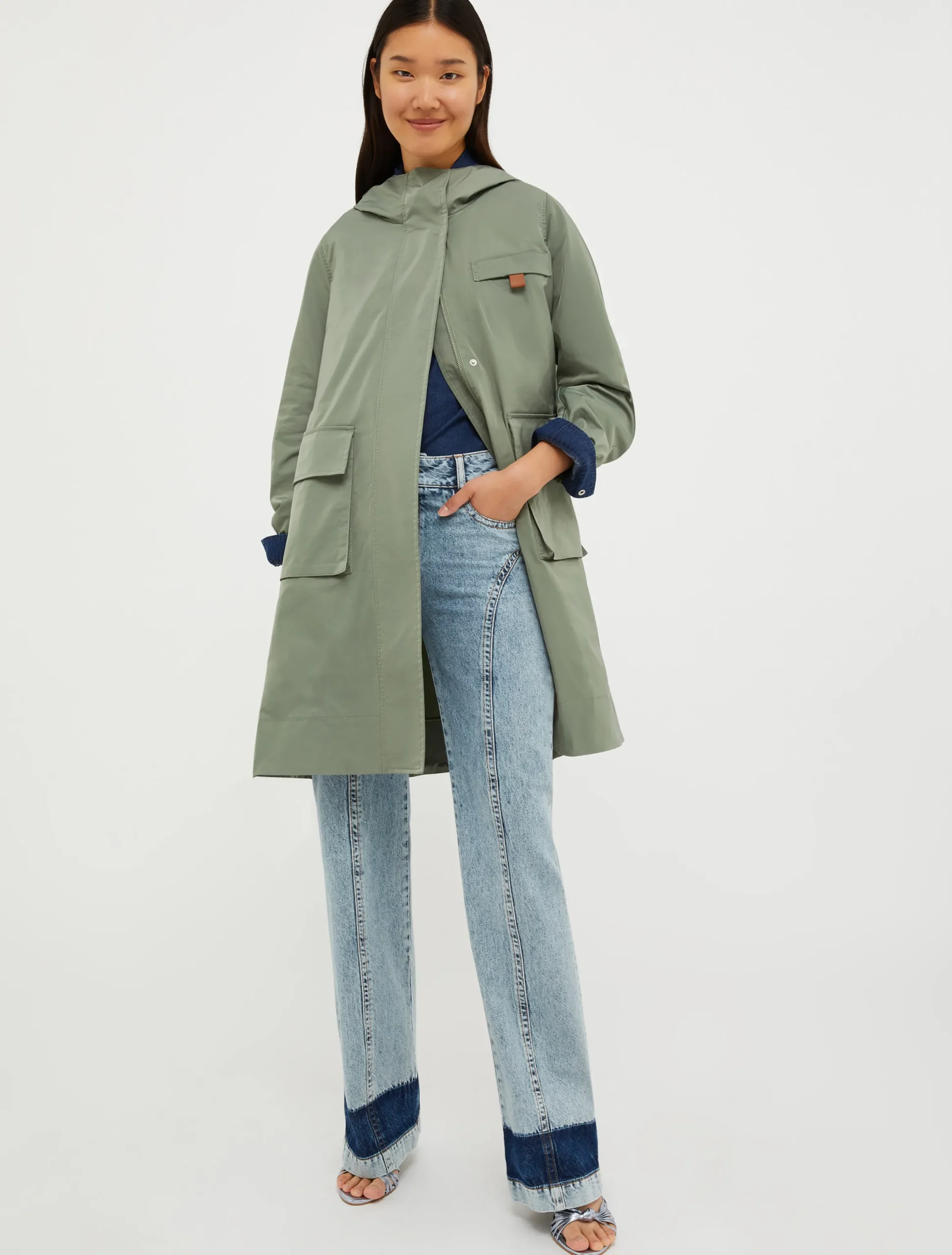Hooded water-repellent parka
