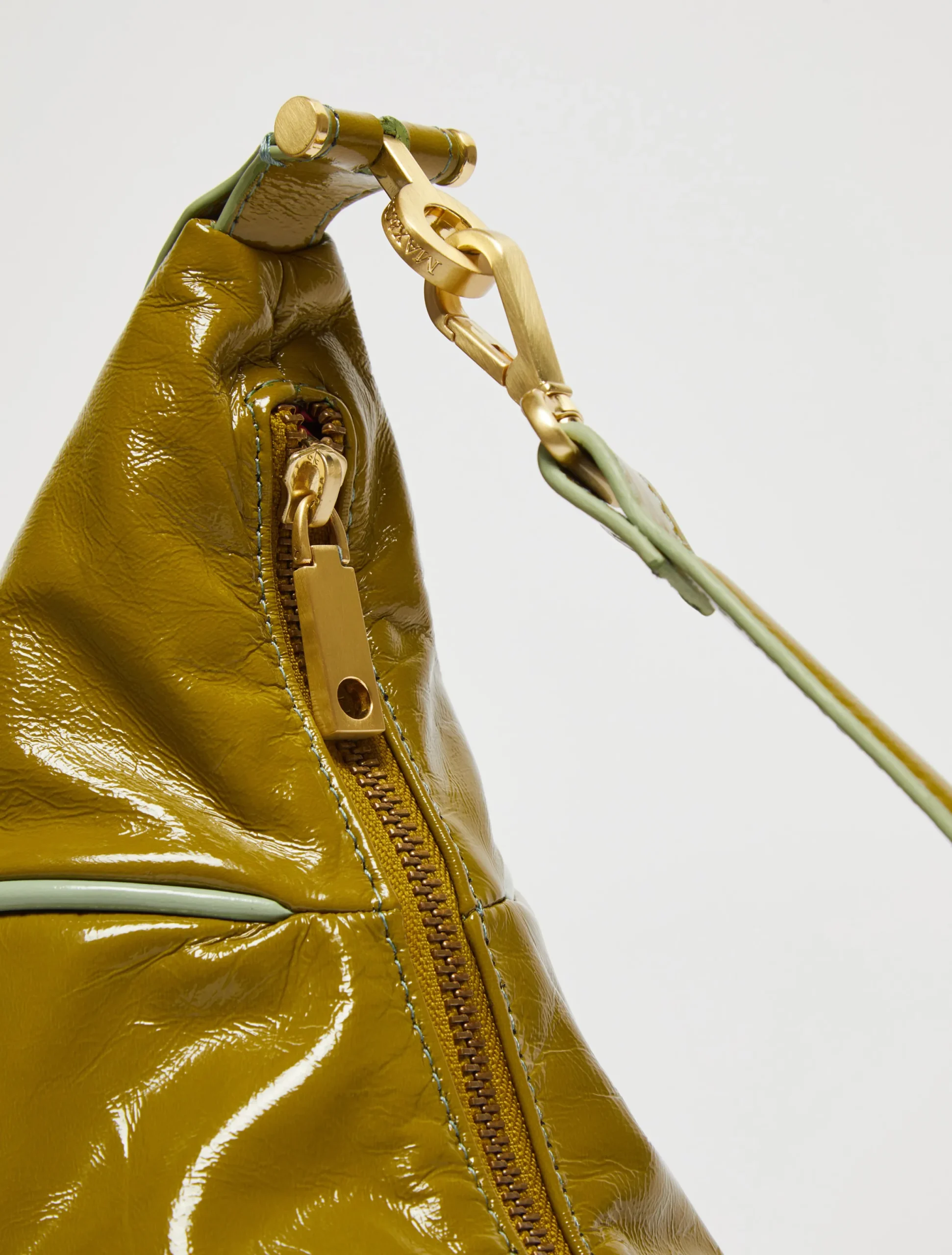 Hug patent-leather bag