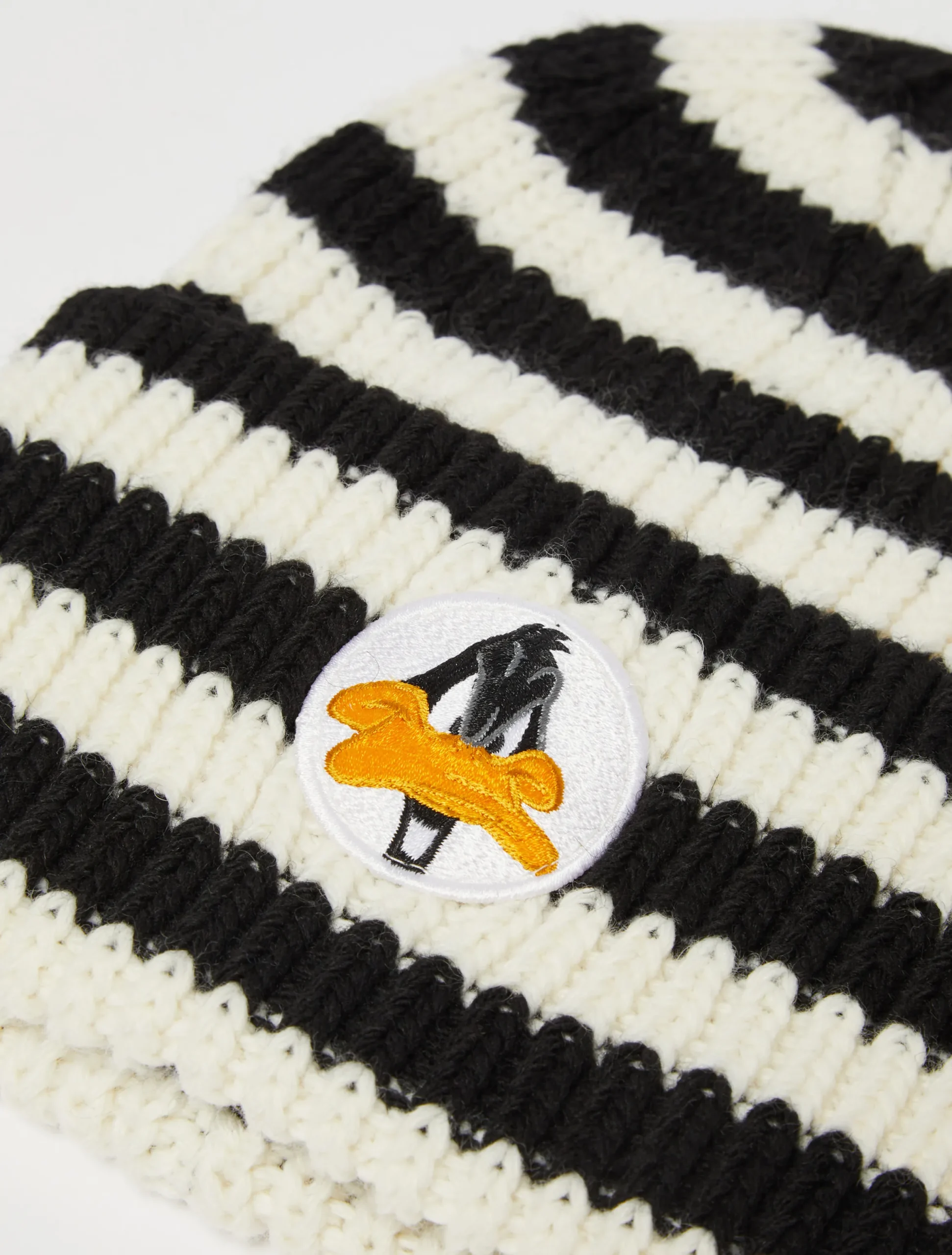 Knitted beanie MAX&Co. with Looney Tunes