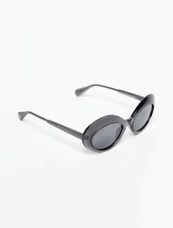 Oval butterfly sunglasses