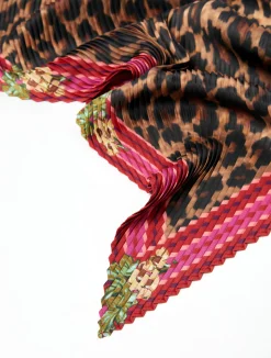 Pleated twill scarf