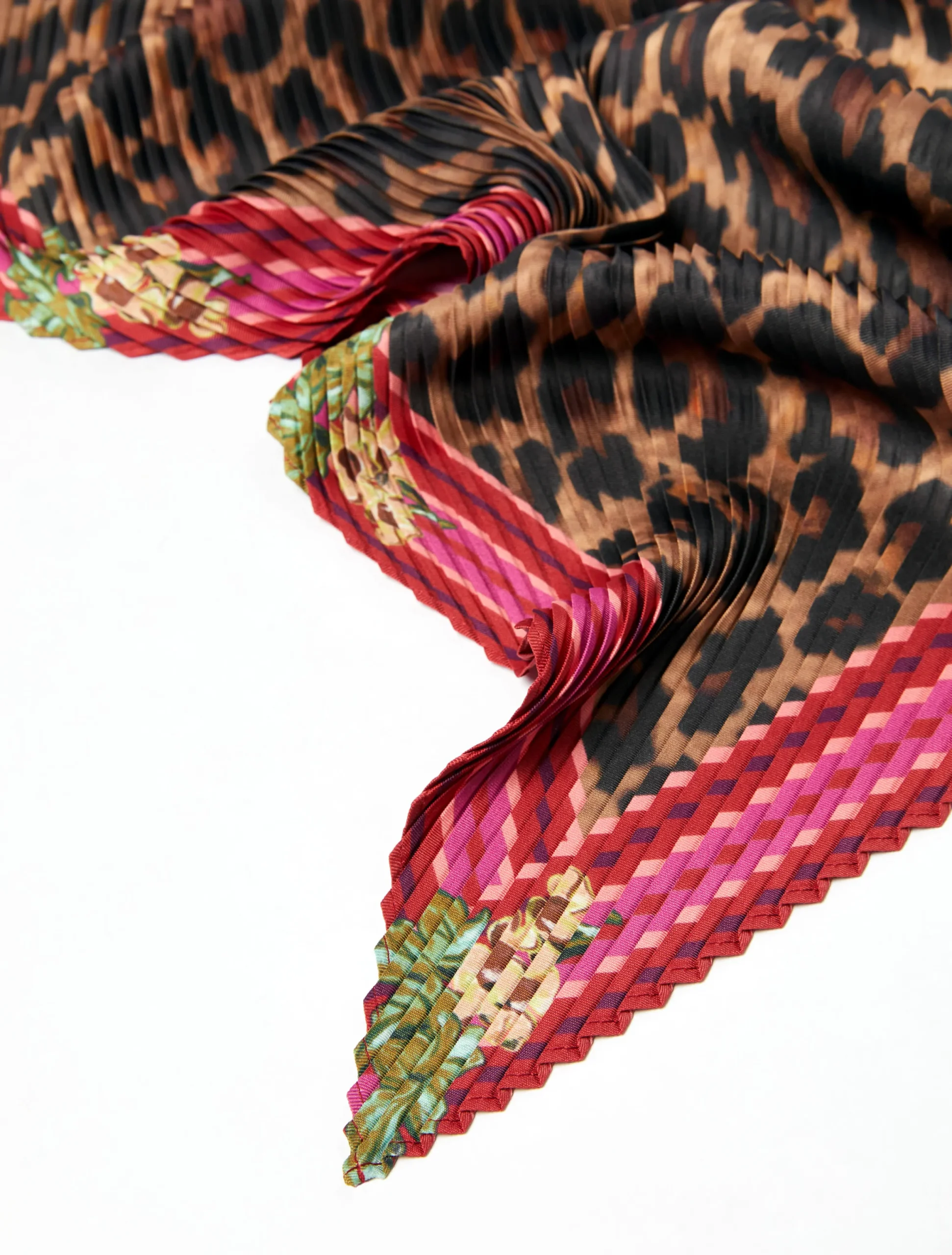 Pleated twill scarf