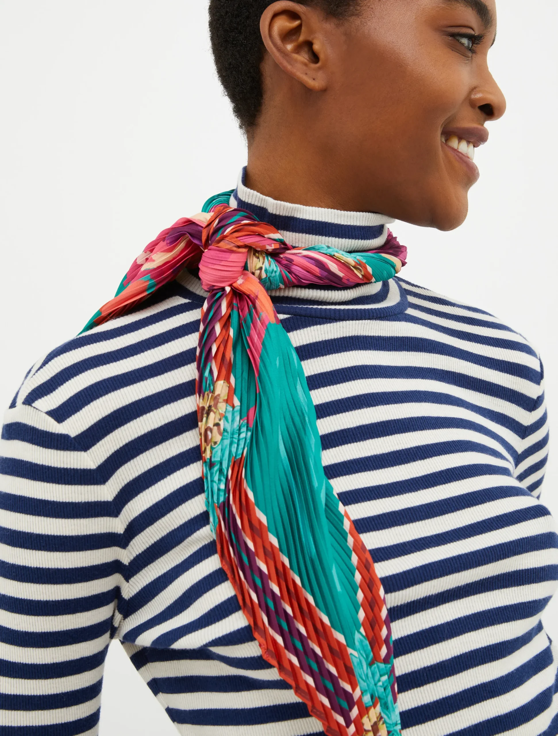 Pleated twill scarf