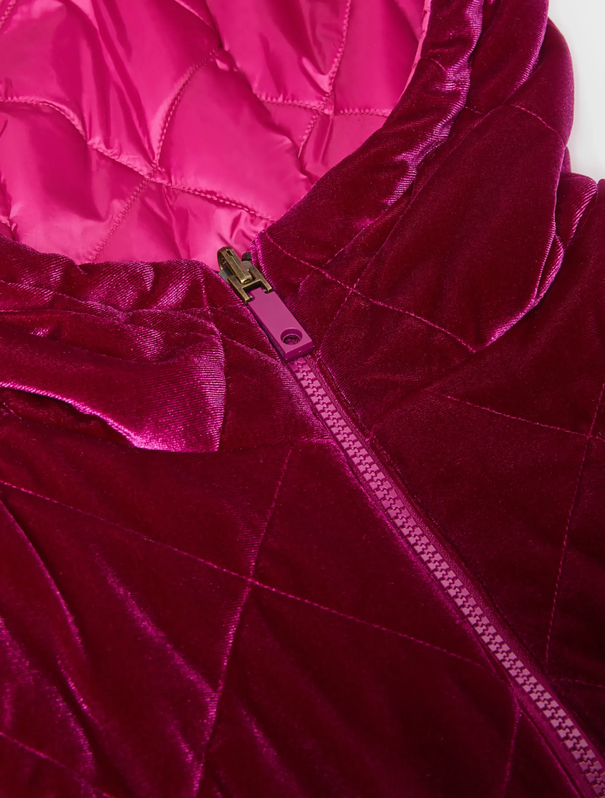 Reversible hooded collar