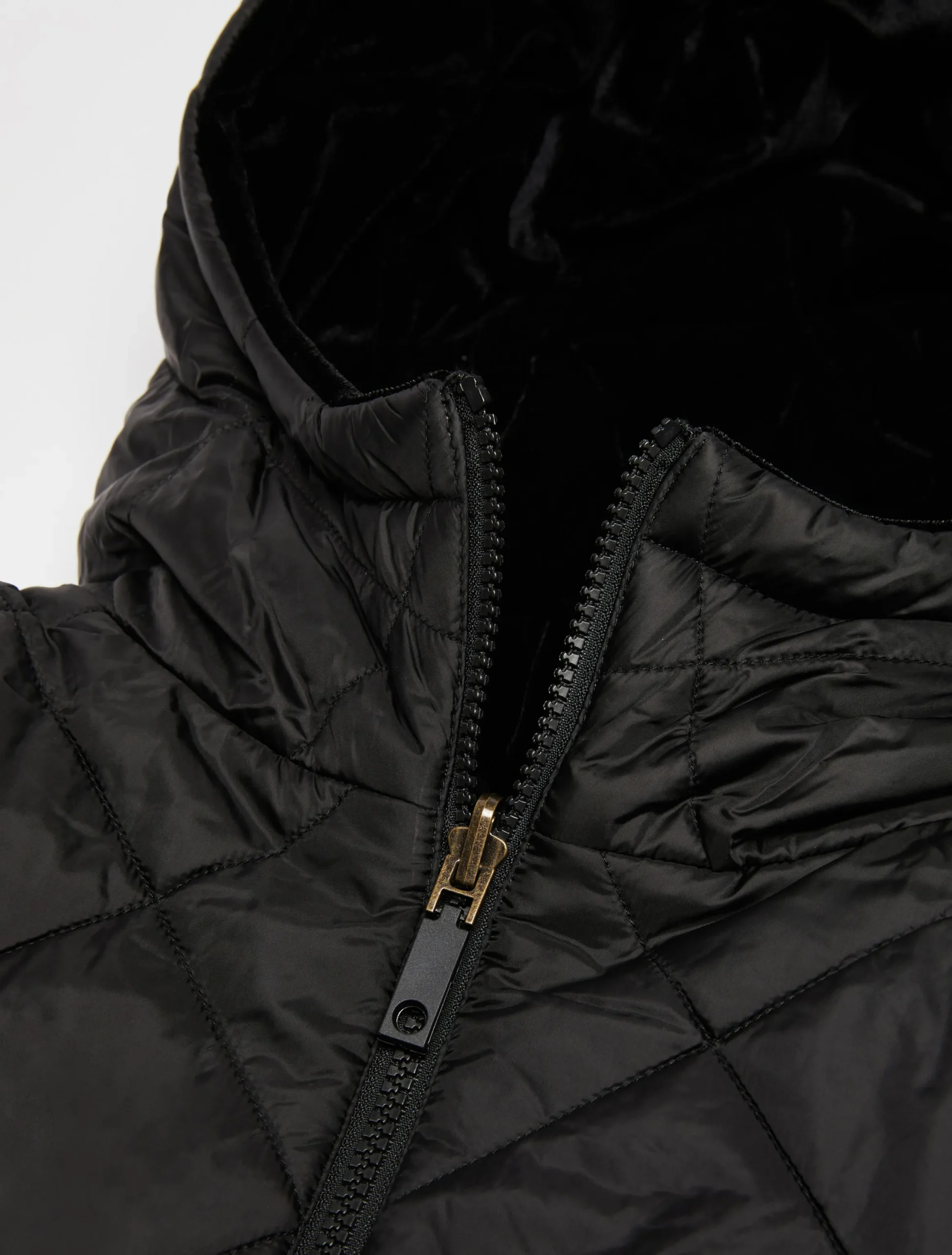 Reversible hooded collar