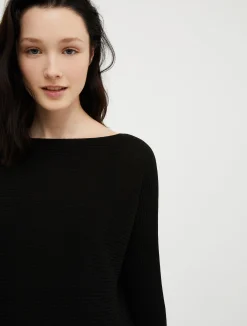 Ribbed knitted jumper