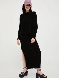 Ribbed knitted jumper