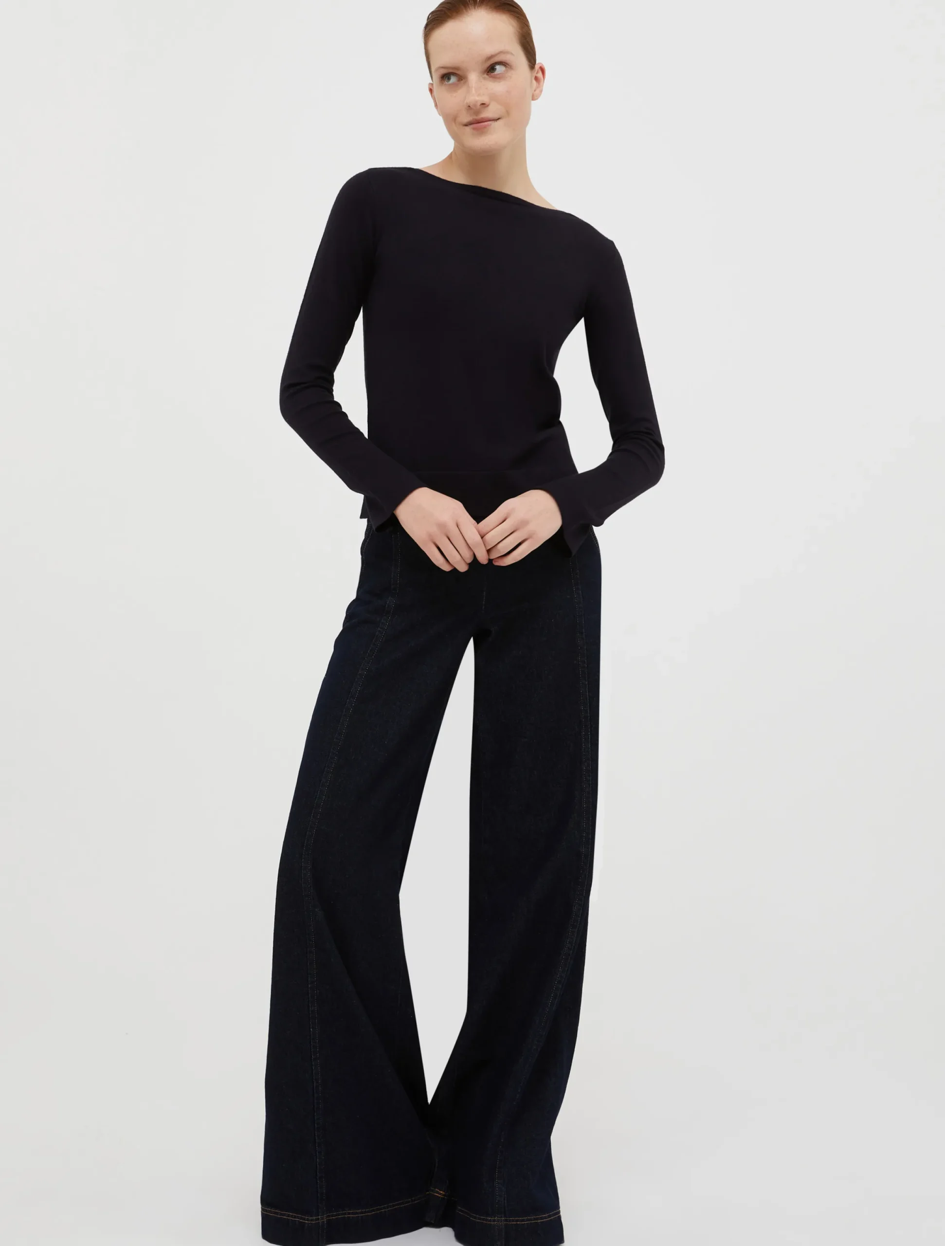 Slim-fit boat-neck jumper