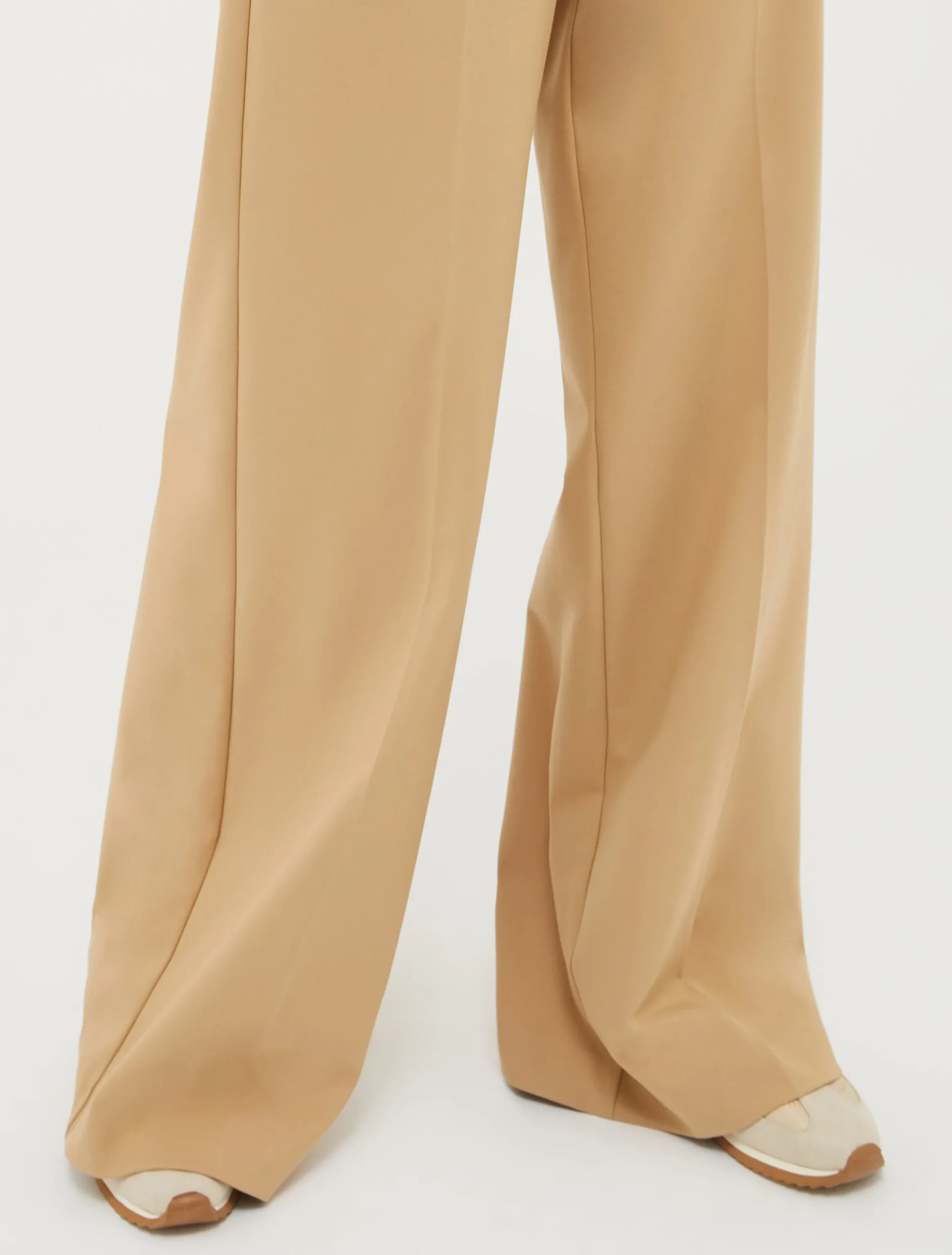 Straight-cut wide-leg trousers