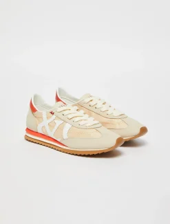 Ultra-light low-top trainers