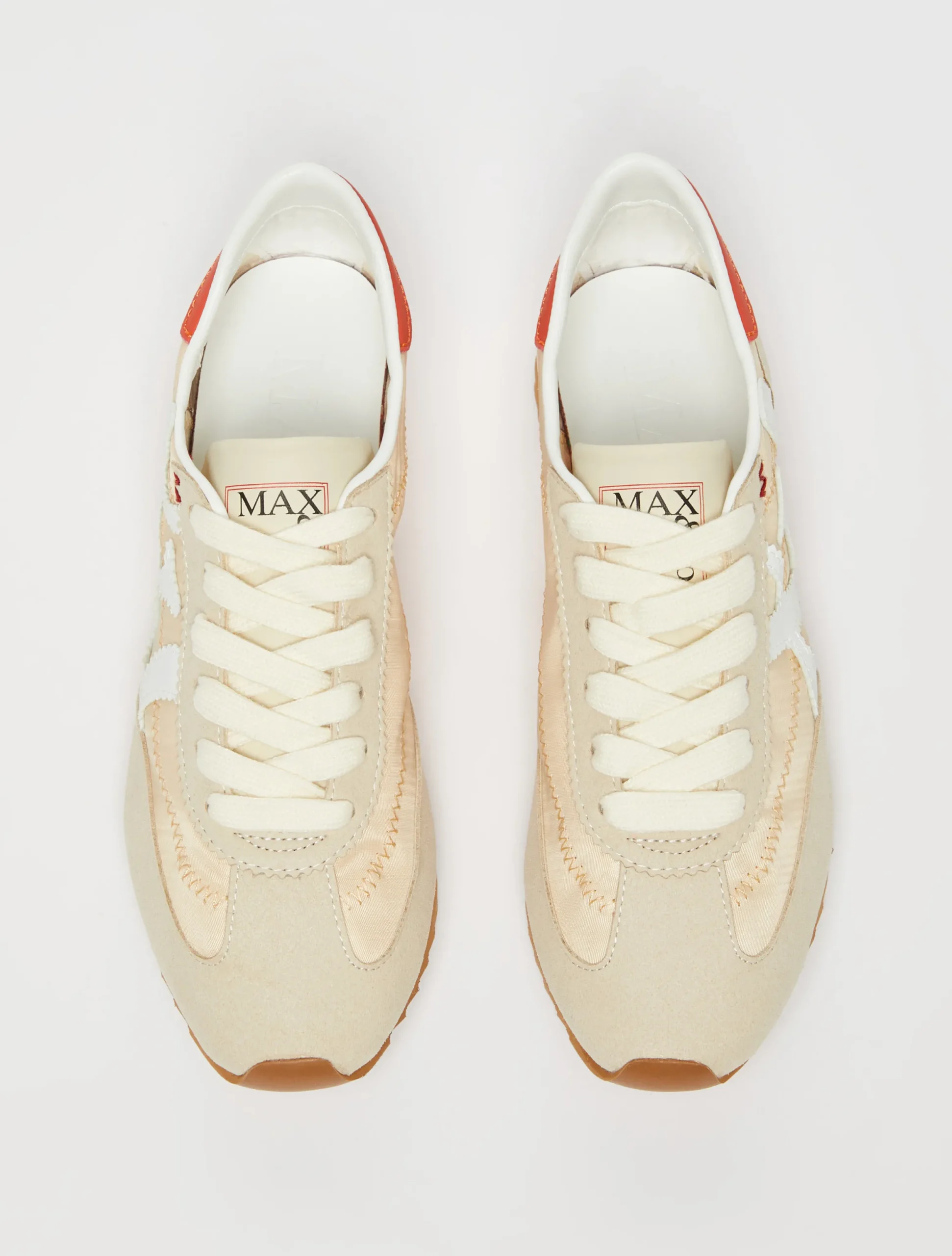Ultra-light low-top trainers