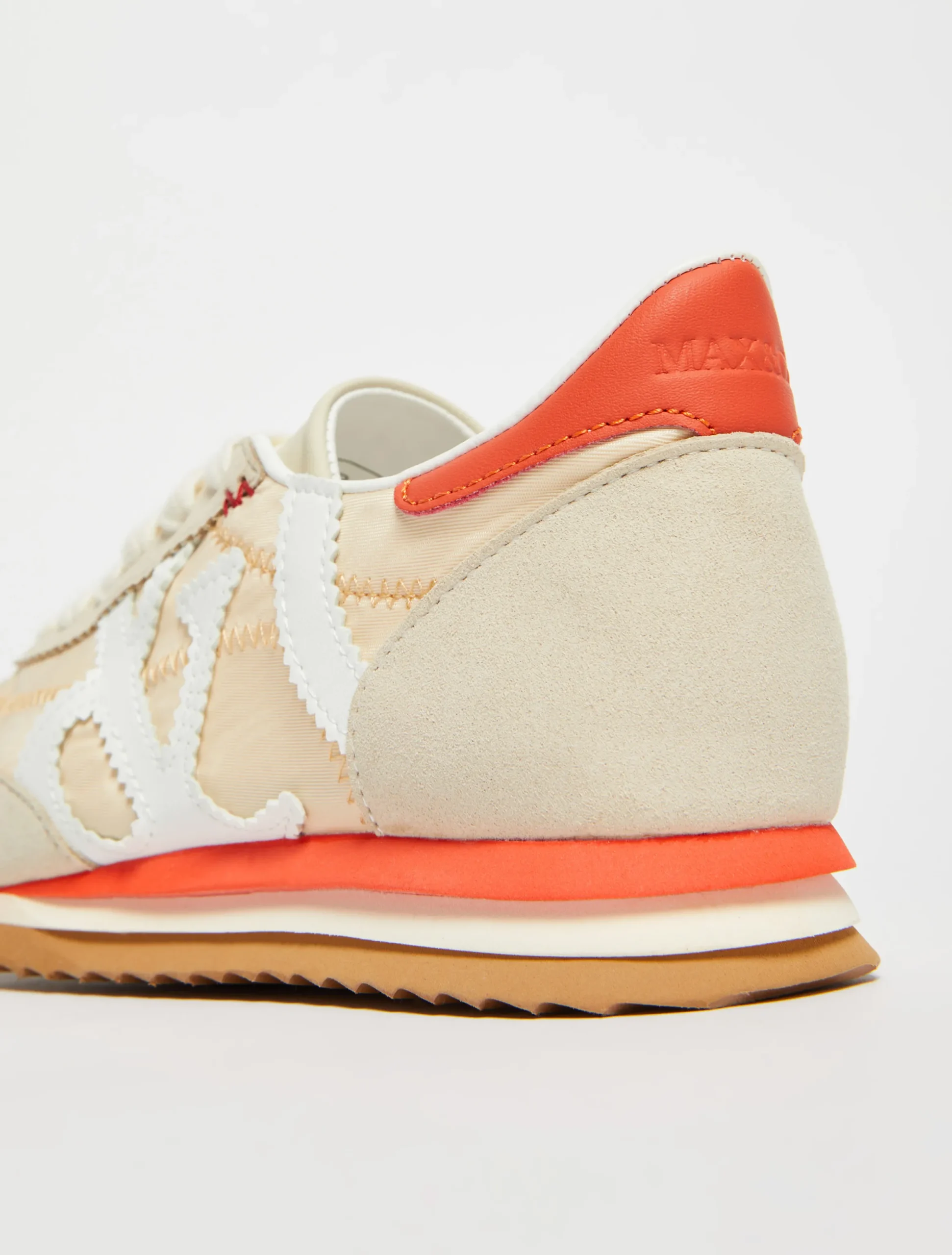 Ultra-light low-top trainers