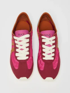 Ultra-light low-top trainers