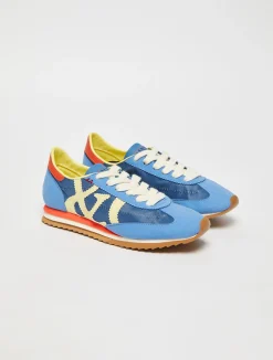 Ultra-light low-top trainers