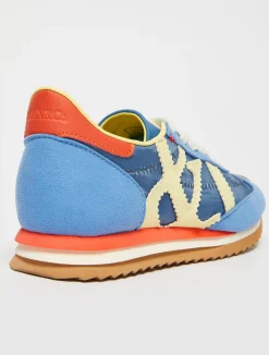 Ultra-light low-top trainers