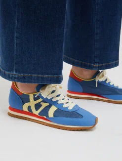 Ultra-light low-top trainers