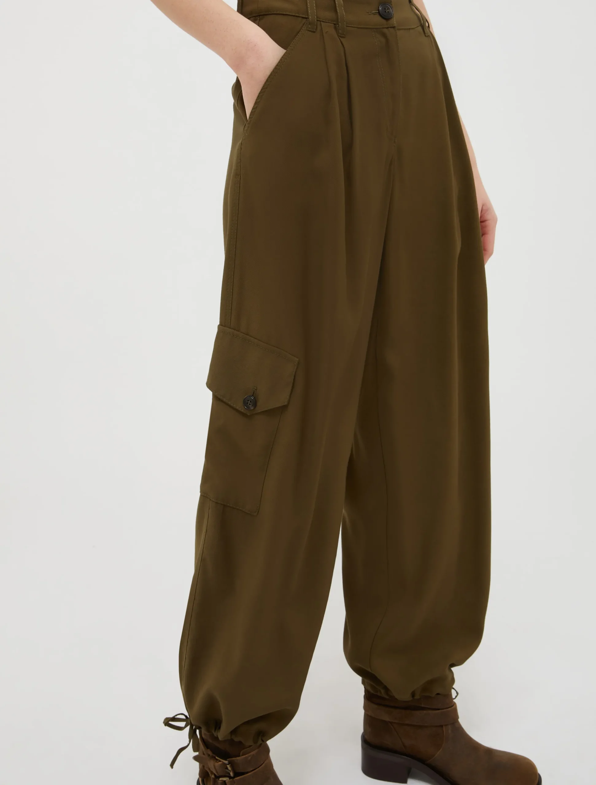 Wide-leg twill cargo trousers